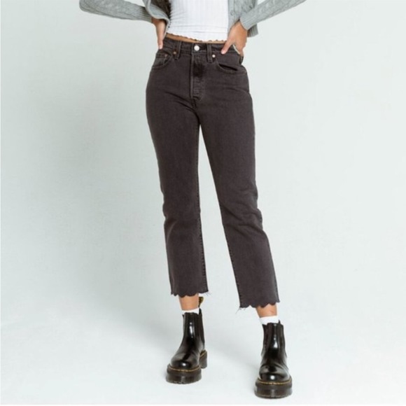 NWT LEVI’S 501 Original Cropped Jeans 24x26 Black Scalloped Hem - Picture 3 of 13